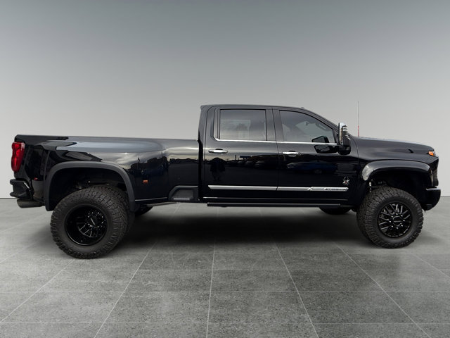 Used 2026 Chevrolet Silverado 3500 High Country w/ High Country Premium Package AWD/4WD image 6