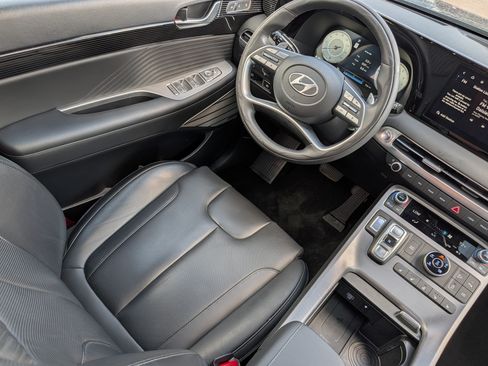 Certified 2025 Hyundai Palisade Calligraphy AWD/4WD image 9