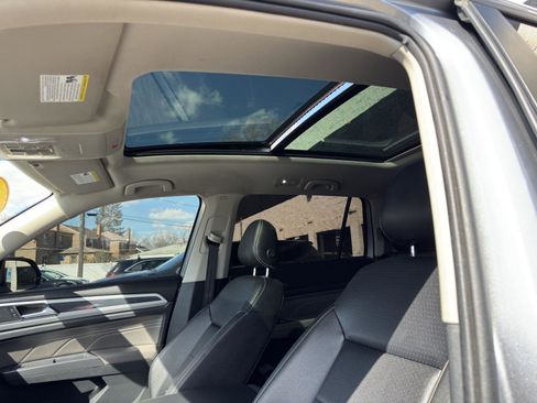 Used 2021 Volkswagen Atlas SE w/ Panoramic Sunroof Package image 18