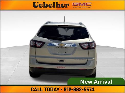 Used 2015 Chevrolet Traverse LT w/ Style and Technology Package FWD image 6