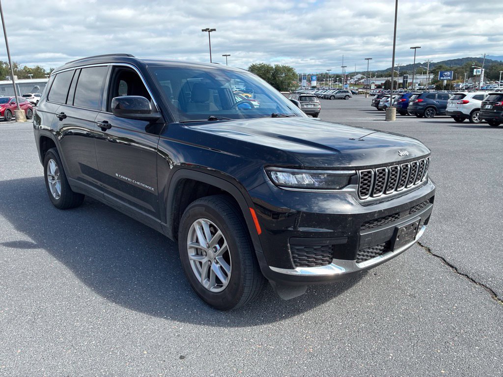 Used 2024 Jeep Grand Cherokee L Laredo w/ Luxury Tech Group I AWD/4WD image 4