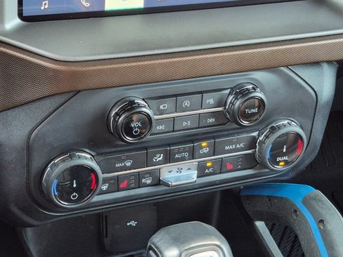 Used 2022 Ford Bronco Outer Banks AWD/4WD image 16