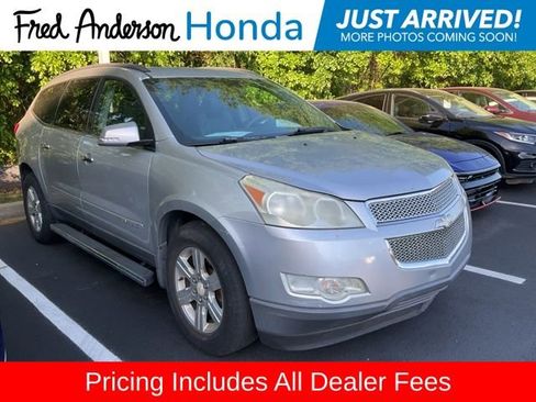 Used 2009 Chevrolet Traverse LT FWD image 1