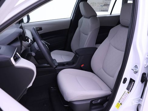 New 2026 Toyota Corolla Cross L image 4