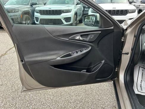 Used 2024 Chevrolet Malibu LT image 10