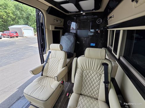 Used 2020 Mercedes-Benz Sprinter 2500 image 12