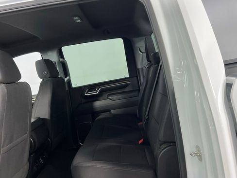 Used 2024 Chevrolet Silverado 3500 LT image 24