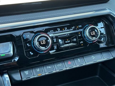 Used 2024 GMC Sierra 2500 Denali w/ Denali Reserve Package image 31