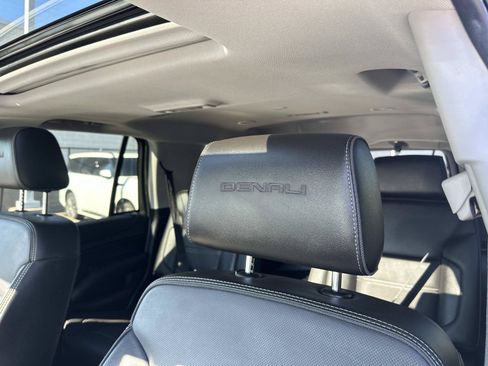 Used 2020 GMC Yukon Denali w/ Denali Premium Package AWD/4WD image 26