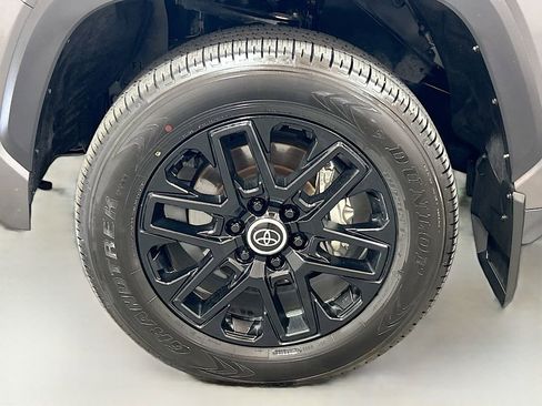 Used 2024 Toyota Tundra Limited image 29