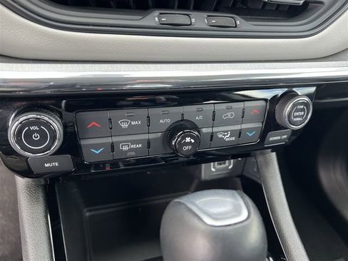 Used 2022 Jeep Compass Limited AWD/4WD image 19