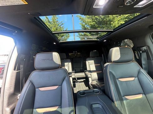 Used 2024 GMC Yukon XL AT4 w/ Technology Package AWD/4WD image 28