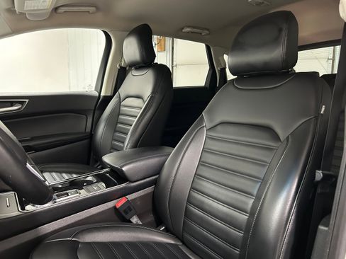 Used 2019 Ford Edge SEL w/ Equipment Group 201A image 24