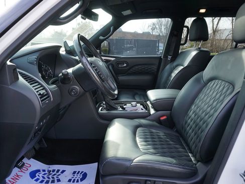 Used 2024 INFINITI QX80 Sensory image 9
