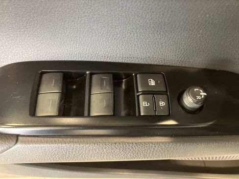 Used 2025 Toyota Camry SE w/ Convenience Package AWD/4WD image 12