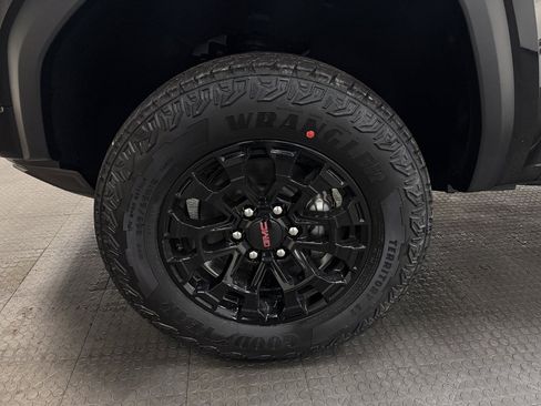New 2026 GMC Canyon Elevation image 10