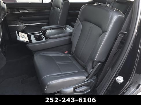 Used 2022 Jeep Grand Wagoneer Series II AWD/4WD image 47