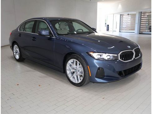 Used 2026 BMW 330i Sedan w/ Premium Package RWD image 8