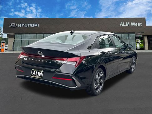 Certified 2025 Hyundai Elantra Sport image 5