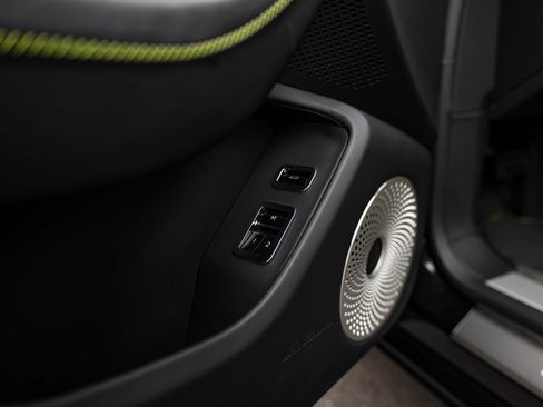 Used 2024 Bentley Flying Spur S V8 image 16