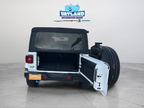 Used 2023 Jeep Wrangler Unlimited Sahara w/ Cold Weather Group image 36