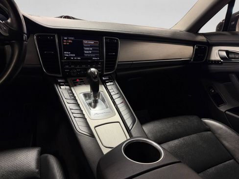 Used 2014 Porsche Panamera 4 w/ Premium Package AWD/4WD image 20