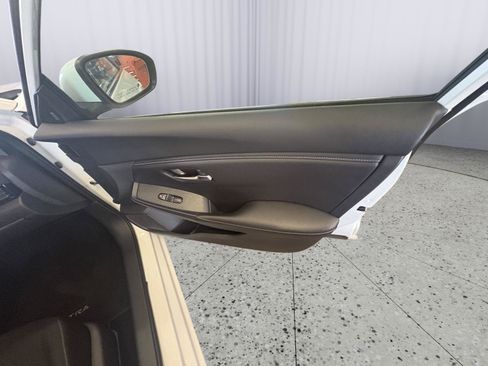Used 2024 Nissan Sentra SV FWD image 14