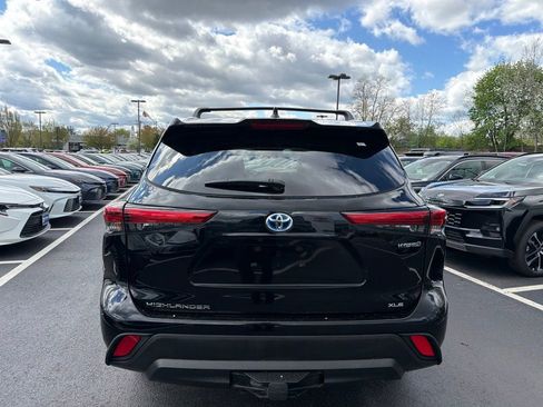 Used 2023 Toyota Highlander XLE AWD/4WD image 7
