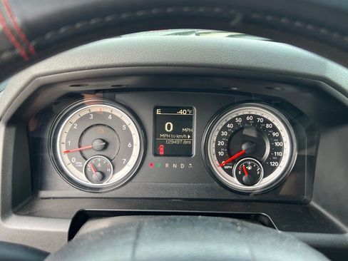 Used 2018 RAM 1500 Classic SLT image 32