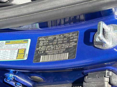 Certified 2025 Hyundai Elantra Sport image 30