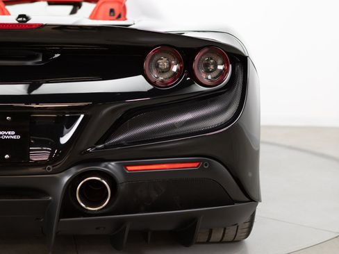 Certified 2021 Ferrari F8 Tributo image 39