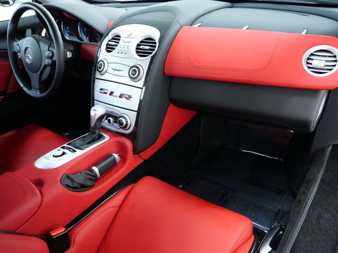 Used 2006 Mercedes-Benz SLR image 14
