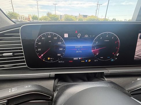 Used 2024 Mercedes-Benz GLE 450 4MATIC image 11