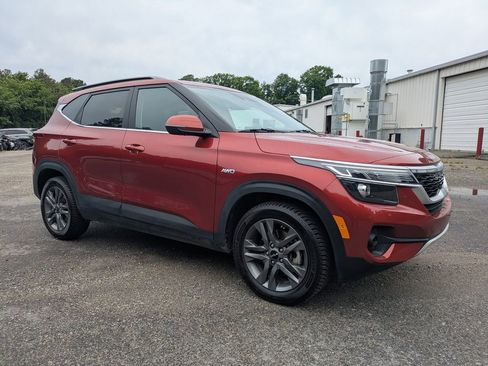Used 2023 Kia Seltos S AWD/4WD image 2