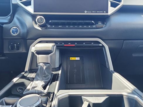 Used 2024 Toyota Tundra Limited image 11