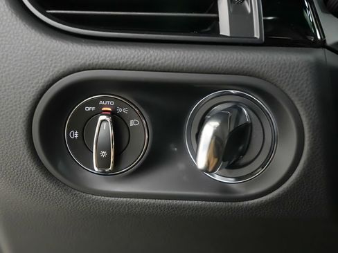 New 2026 Porsche Macan image 25