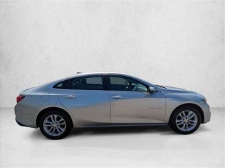 Used 2018 Chevrolet Malibu LT FWD video 4