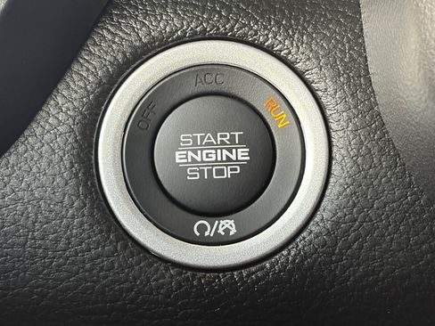 Used 2023 RAM 1500 Laramie AWD/4WD image 22