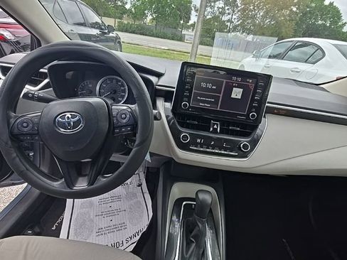 Used 2021 Toyota Corolla LE image 14