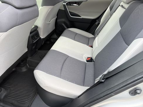 Certified 2022 Toyota RAV4 XLE w/ Convenience Package AWD/4WD image 32