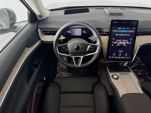 New 2025 Volvo EX90 Ultra w/ Protection Package Premier image 22