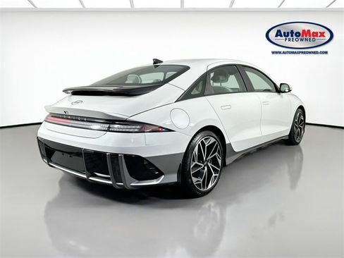 Used 2023 Hyundai Ioniq 6 SEL image 2