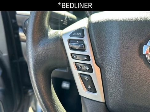 Used 2017 Nissan Titan SV image 6