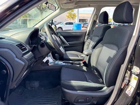 Used 2017 Subaru Forester 2.5i Premium w/ All-Weather Package image 11