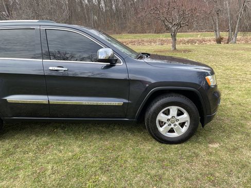 Used 2012 Jeep Grand Cherokee Laredo w/ Laredo E Group image 25