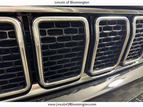 Used 2024 Jeep Wagoneer L Series II w/ Flexible Seating Group image 15