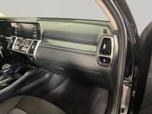 Certified 2023 Kia Sorento LX AWD/4WD image 27