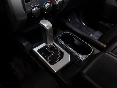 Used 2019 Toyota Tundra SR5 w/ SR5 Convenience Package image 33