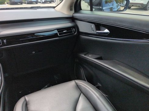 Certified 2023 Lincoln Nautilus AWD w/ Premium Package image 17