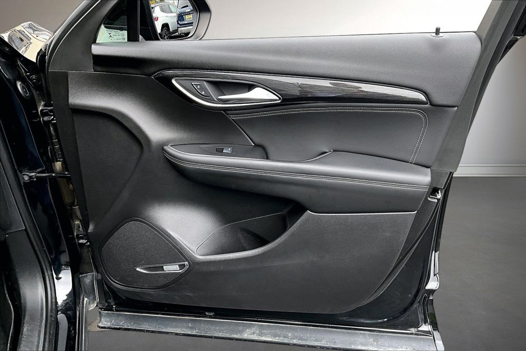 Used 2022 Buick Envision Essence w/ Technology Package I FWD image 27